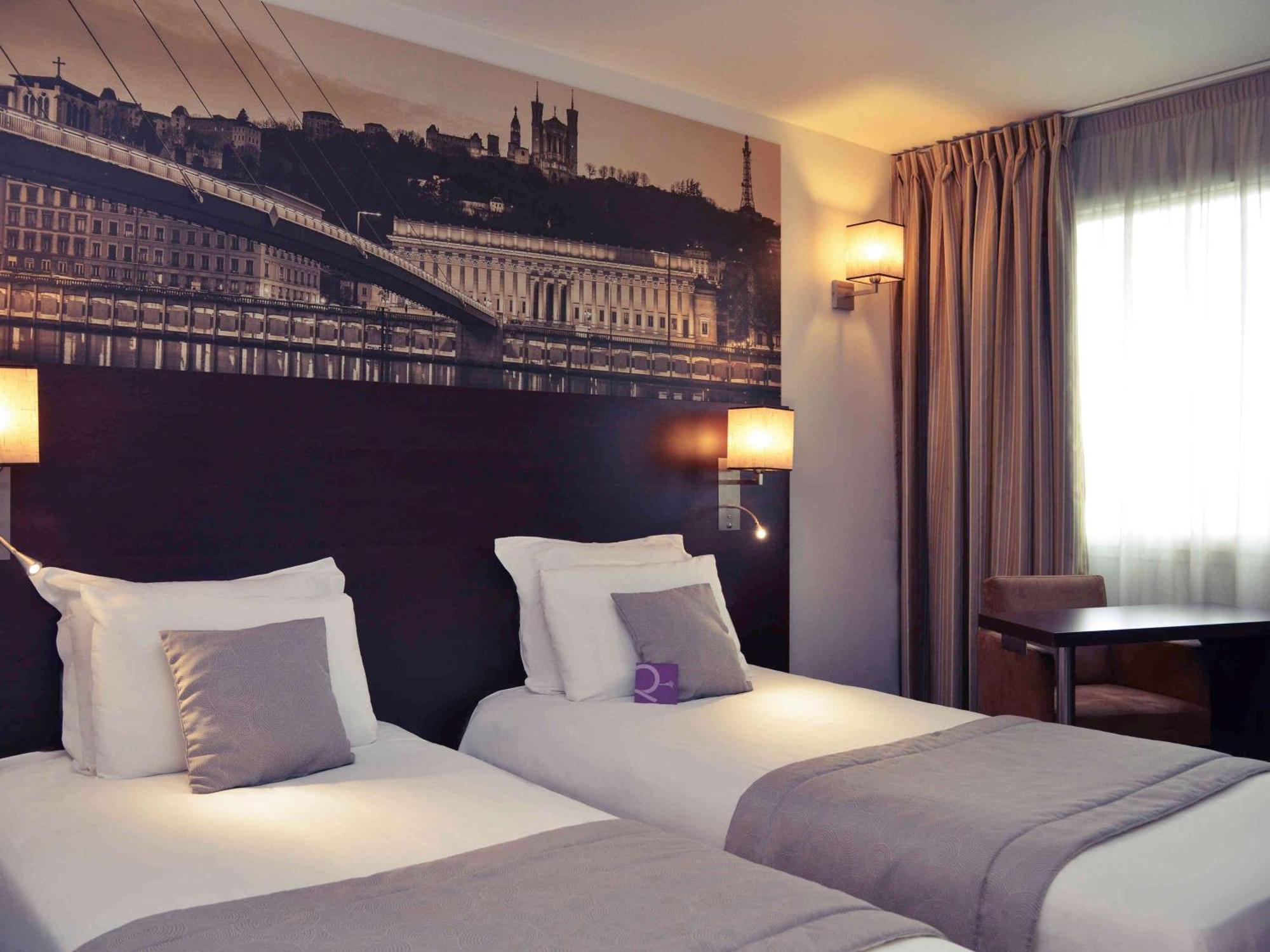 Mercure Lyon Est Шапоне Экстерьер фото
